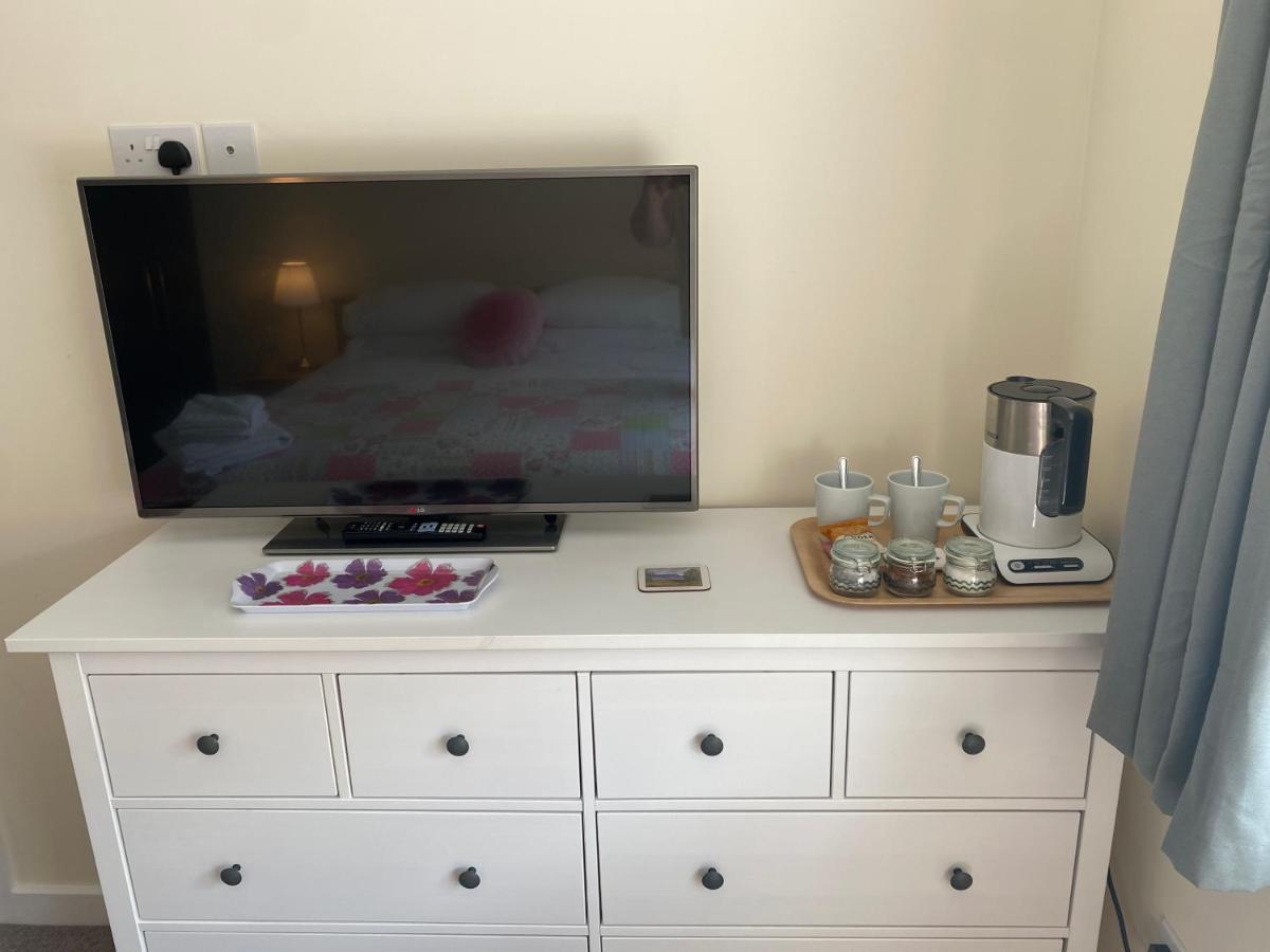 Wellington View One En Suite Shower And Super King Bed מראה חיצוני תמונה