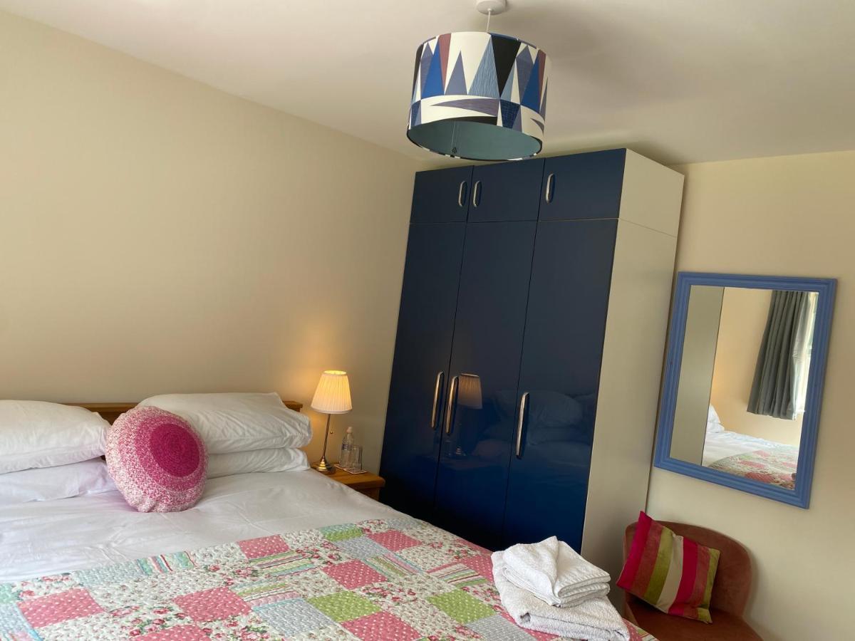 Wellington View One En Suite Shower And Super King Bed מראה חיצוני תמונה