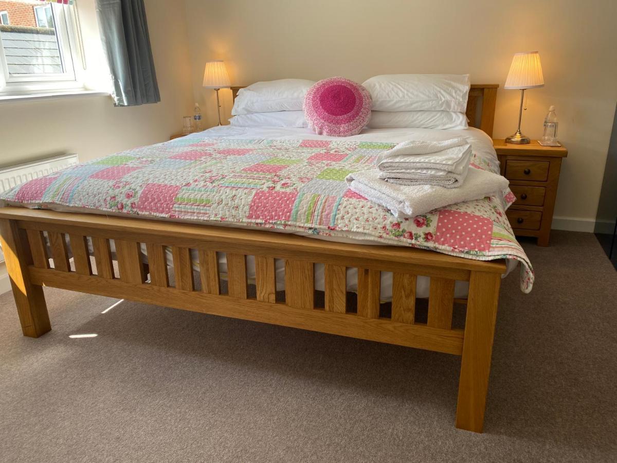 Wellington View One En Suite Shower And Super King Bed מראה חיצוני תמונה